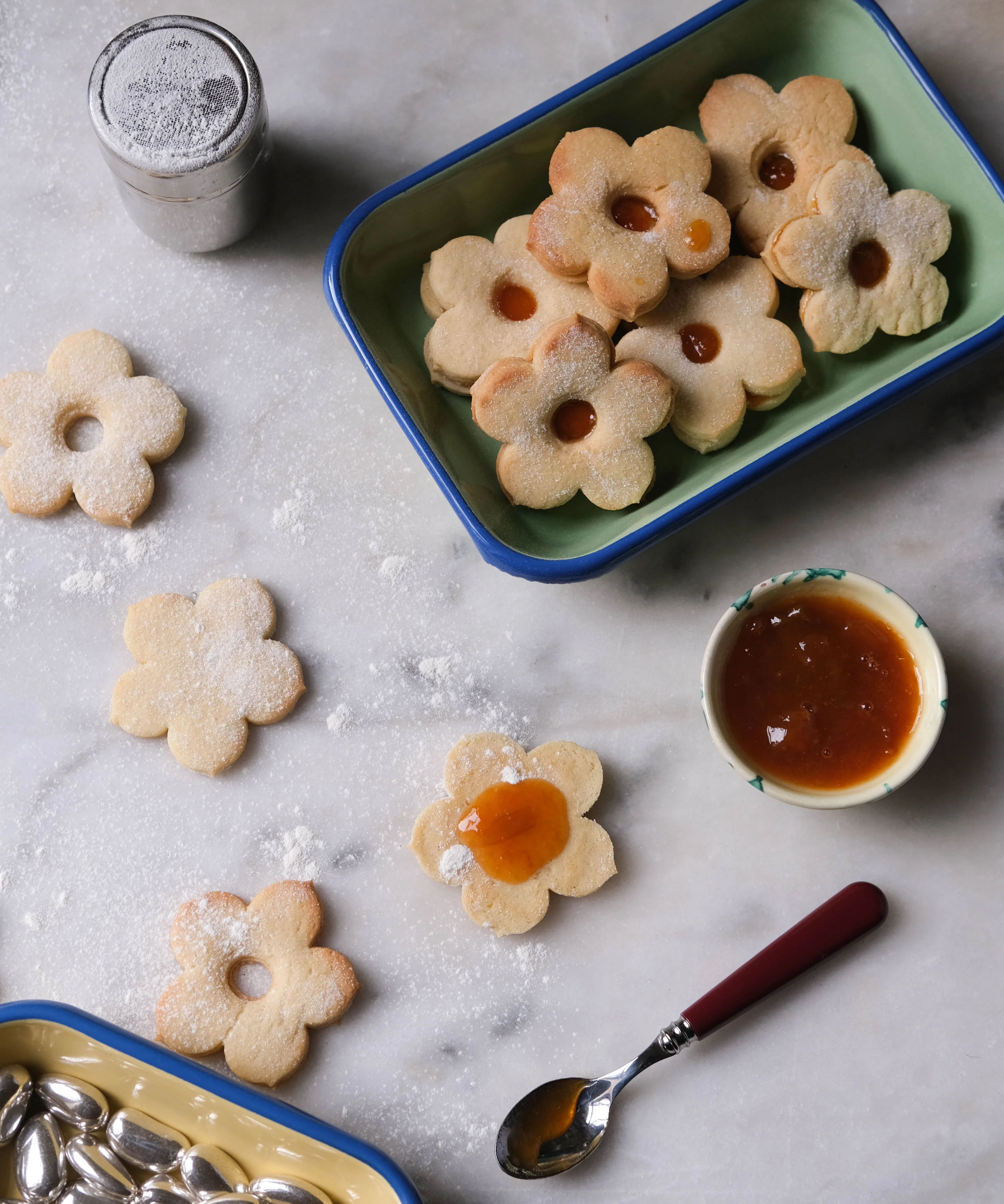 8 Piece Rainbow Teaspoon Set - Image 3