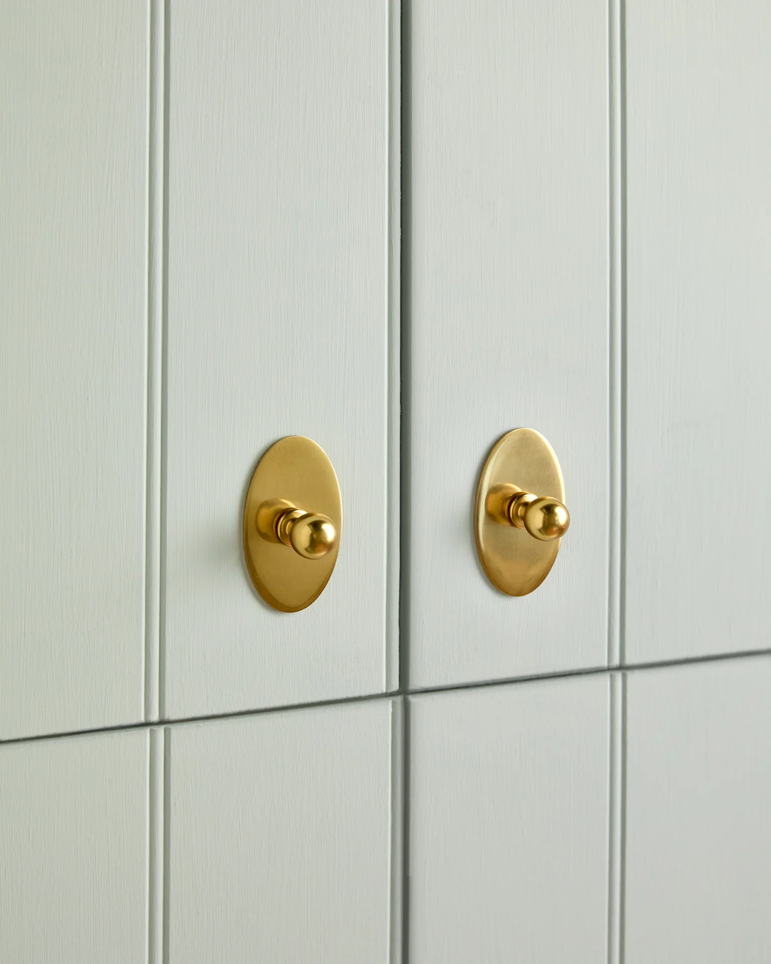 Oval Backplate, Aged Brass - Image 3