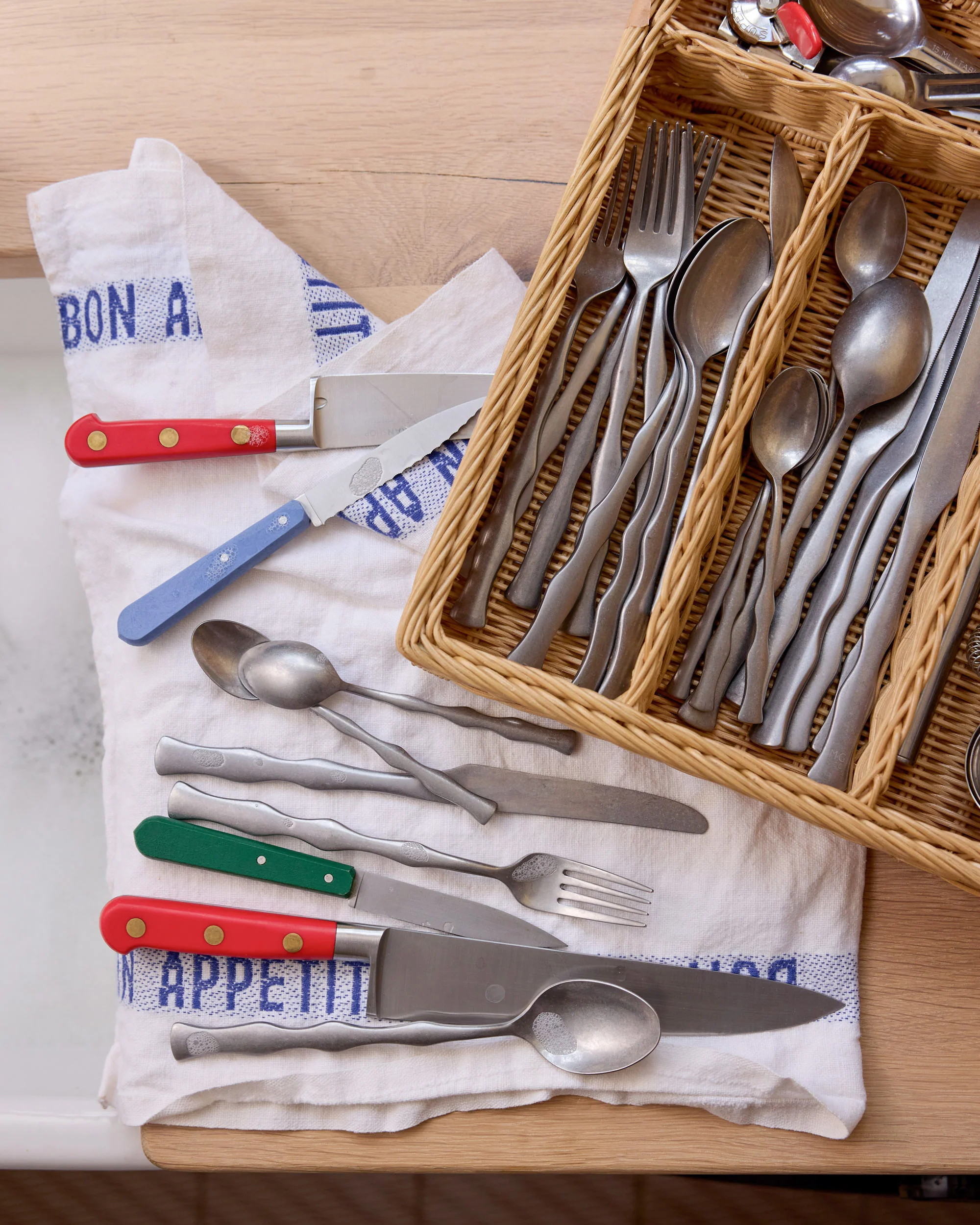 Wave Cutlery Set, 16 Piece - Image 5